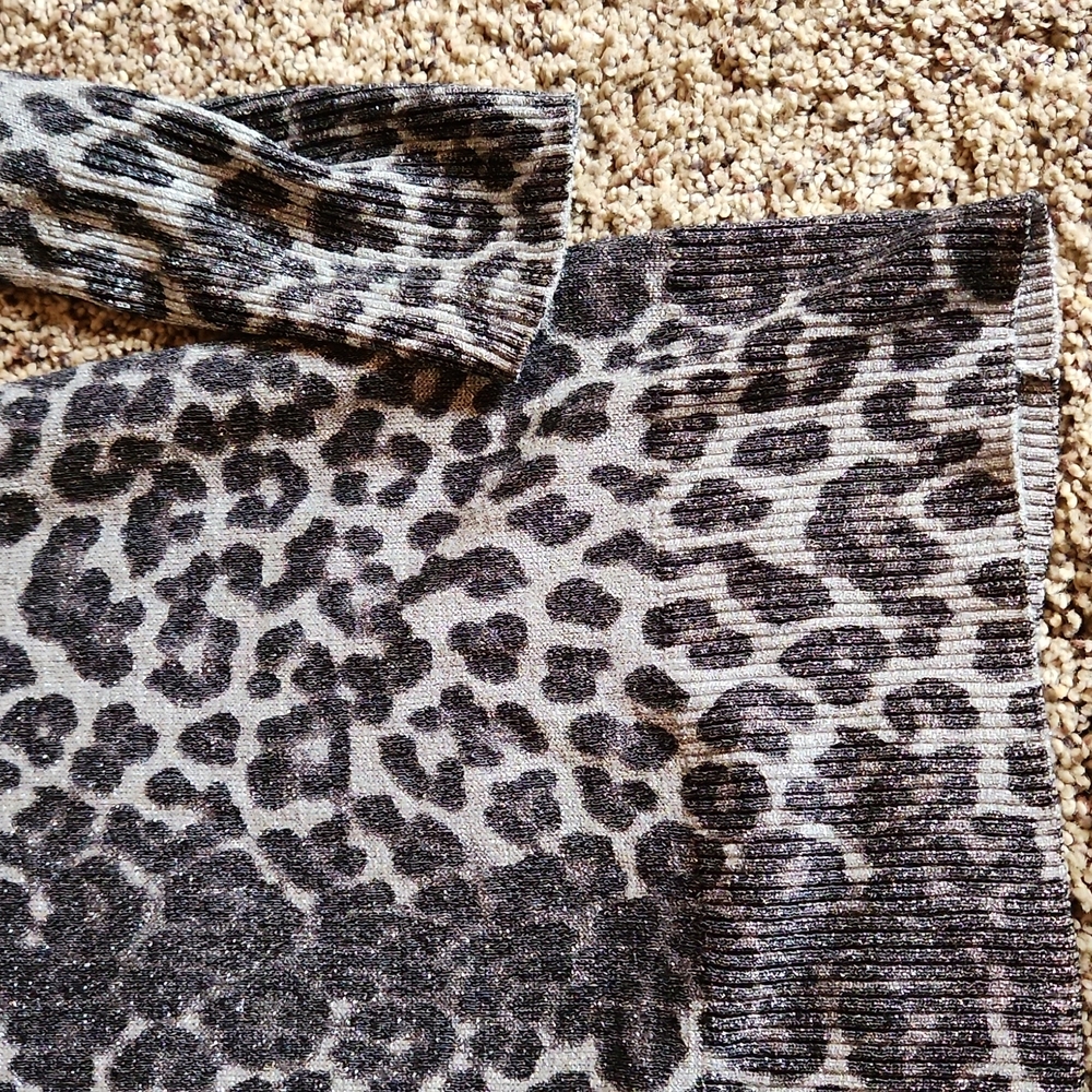 💕Cache Silver metallic sweater💕 - Picture 5 of 7